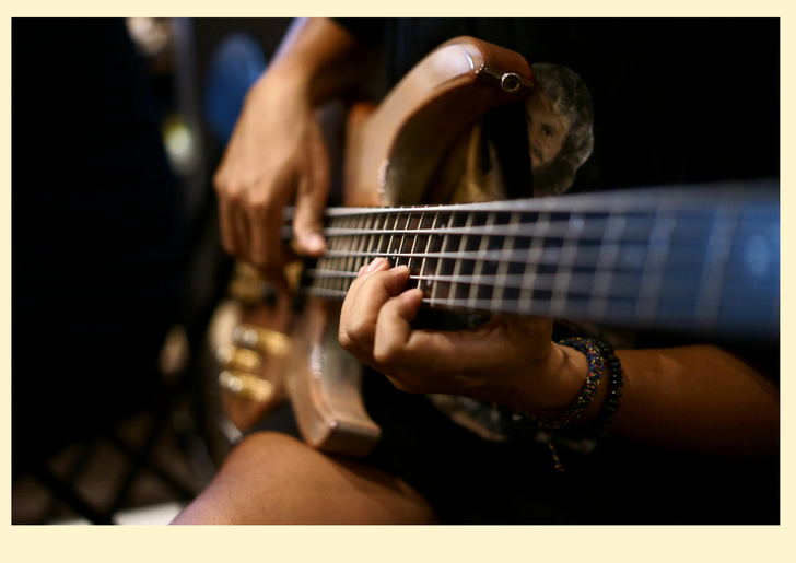 Guitare basse - semi collectif