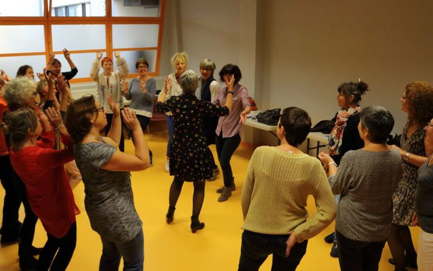 Circle song