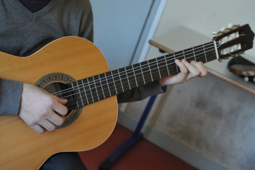 Guitare-semi collectif
